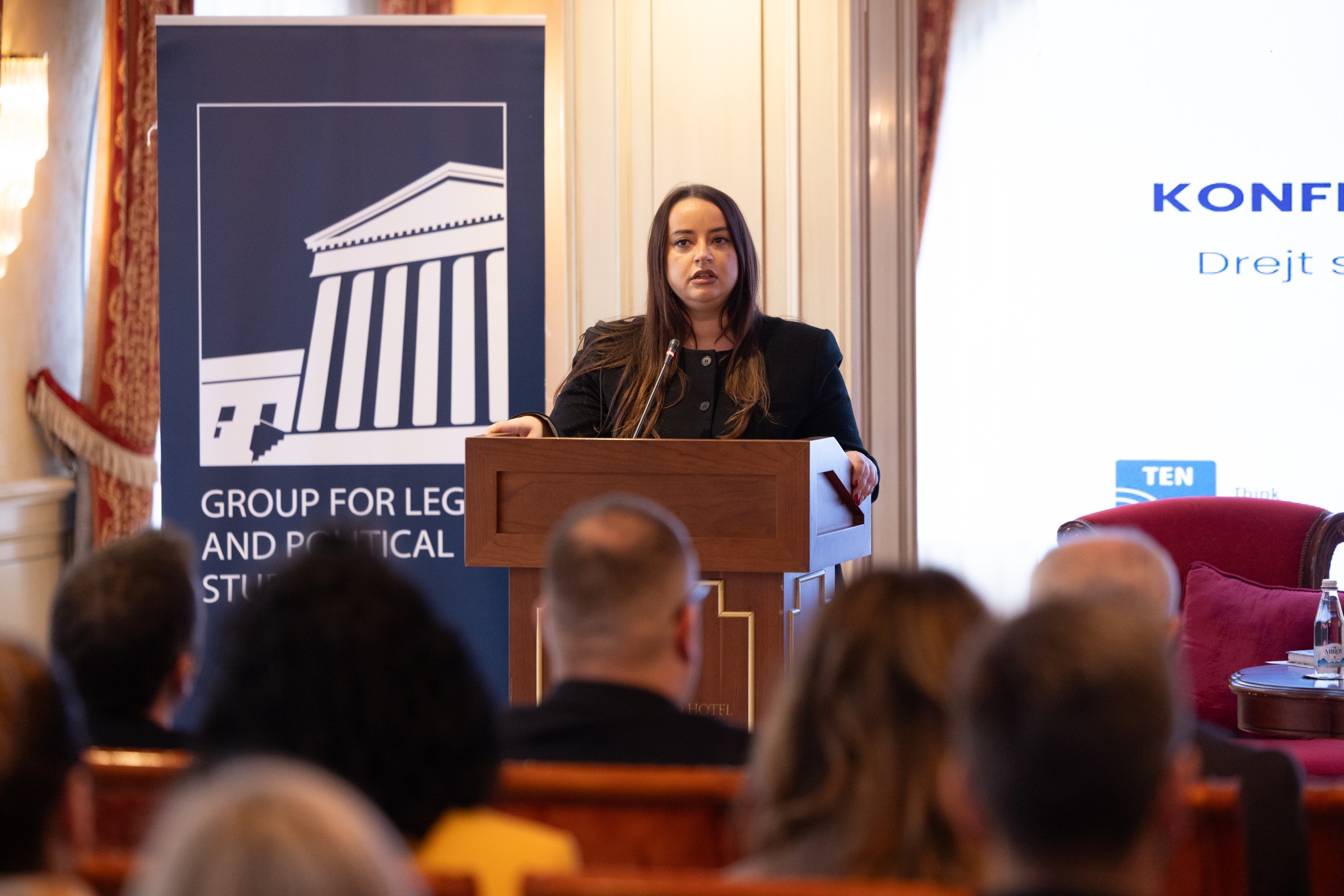 590070010_1273237778183800_133997143046621687_n